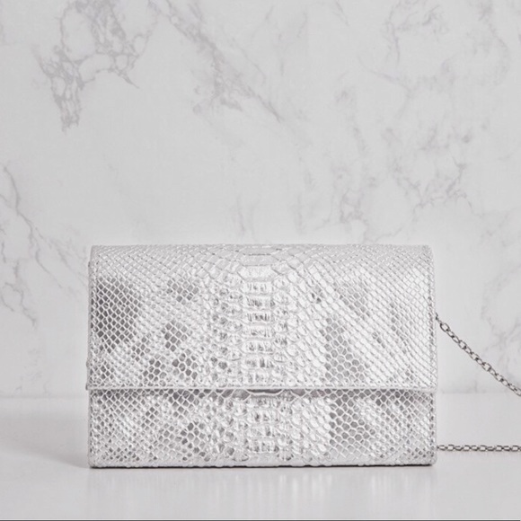 PRETTYLITTLETHING Silver Croc Shoulder Bag - Picture 4 of 5